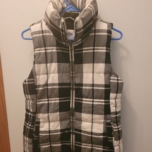 Old Navy Black and white plaid vest Small